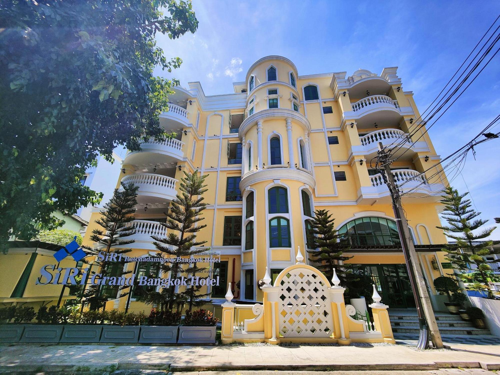 Siri Grand Bangkok Hotel Exterior photo
